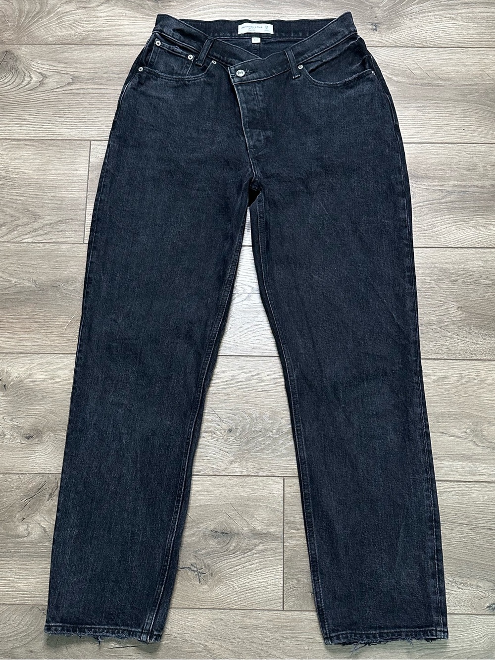Abercrombie & Fitch The Dad High Rise Curve Love Black Ankle Jeans 28โ